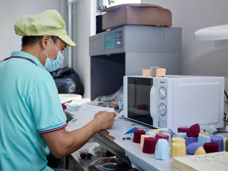 contrôle-qualité-fournisseur-de-poudres-cosmétiques
