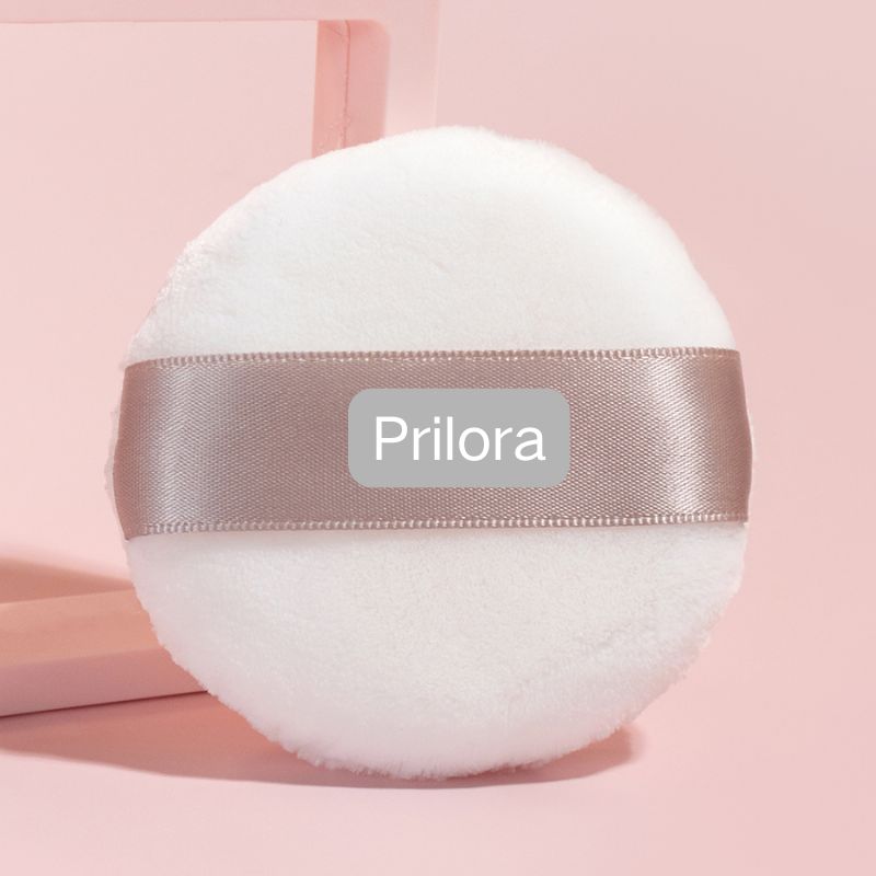 Poudre de poudre libre à texture plush pour un poudrage semblable à un nuage et une fixation complète. La mousse à faible densité (18D) offre une couverture légère sans perturber le maquillage de base — lavable et réutilisable